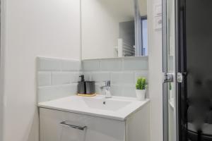 Fotografie z fotogalerie ubytování ZenkaSerenity 2- 3 min Gare-IUT-Centre, Tout confort v destinaci Saint-Quentin + 43 fotografií