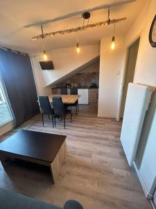Posedenie v ubytovaní Appartement Station Ax 3 domaines