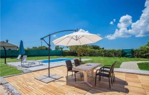 Bassein majutusasutuses Casa Luka Vareski või selle lähedal