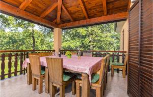 Balkón nebo terasa v ubytování Pet Friendly Home In Bonasini
