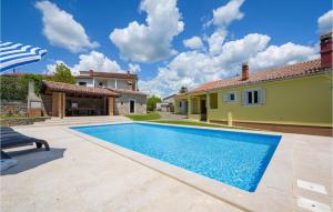 Fotografie z fotogalerie ubytování Holiday Home Potpican Jakomici v destinaci Potpićan