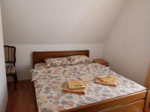 Postel nebo postele na pokoji v ubytování Rent a rooms - "Laki"