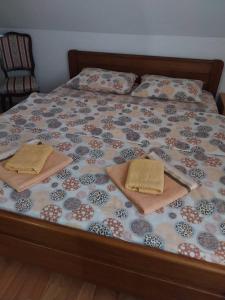 Postel nebo postele na pokoji v ubytování Rent a rooms - "Laki"