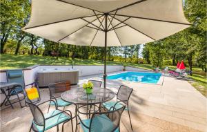 Bazén v ubytování Pet Friendly Home In Bonasini nebo v jeho okolí