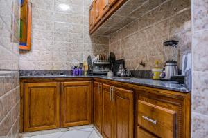 Kuchyň nebo kuchyňský kout v ubytování Yakout hostel