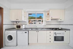 Kuchyň nebo kuchyňský kout v ubytování Casa Carlota by Atlântica