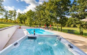 Bazén v ubytování Pet Friendly Home In Bonasini nebo v jeho okolí