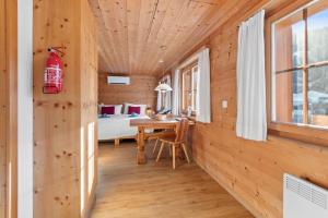Foto sihtkohas Küblis asuva majutusasutuse Gemütliches Chalet mit privater Sauna und schöner Aussicht galeriist