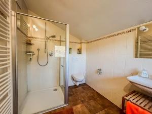 Ένα μπάνιο στο Haus Illmau +21 φωτογραφίες
