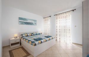 Posteľ alebo postele v izbe v ubytovaní 4 Bedroom Lovely Home In Sveti Anton