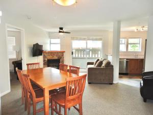 Φωτογραφία από το άλμπουμ του Bear Lodge Two Bedroom by MVA σε Γουίσλερ