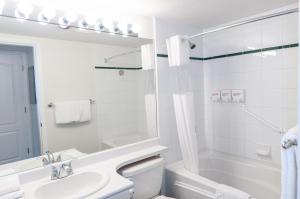 Koupelna v ubytování Bear Lodge Two Bedroom by MVA + 11 fotografií