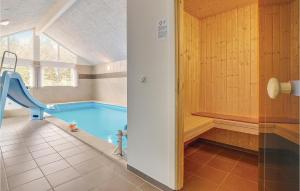 Bazén v ubytování Lovely Home In Spøttrup With Sauna nebo v jeho okolí