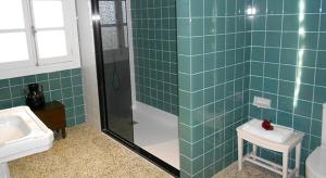 A bathroom at El Sequer Casa Rural Még 36 kép