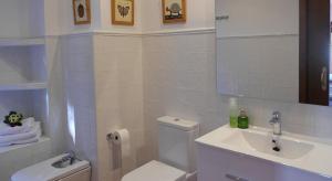 A bathroom at El Sequer Casa Rural