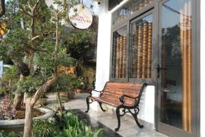 Aed väljaspool majutusasutust Epic Đồng Văn Hotel
