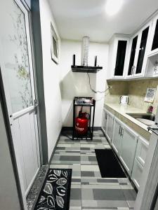 Køkken eller tekøkken på Calapan Transient House Xevera