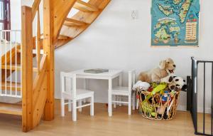 Φωτογραφία από το άλμπουμ του Awesome Home In Tranekær With Kitchen σε Tranekær