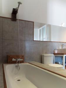 Koupelna v ubytování El Navegante B&B