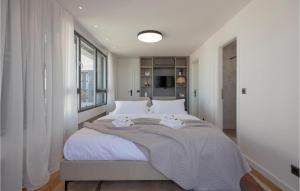 Posteľ alebo postele v izbe v ubytovaní Stunning Home In Makarska With Sauna