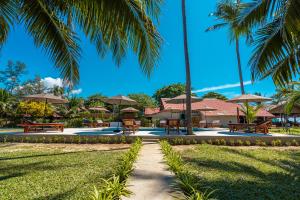 Zahrada ubytování Lanta Beachfront Resort