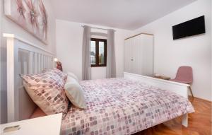 Posteľ alebo postele v izbe v ubytovaní 3 Bedroom Villa In Pula