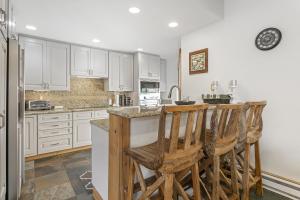 Kuchyň nebo kuchyňský kout v ubytování 770 Potato Patch townhouse