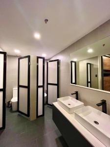 Bathroom sa Prince Express Inn +38 photo