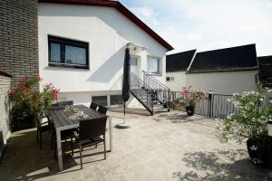 Balkón nebo terasa v ubytování " Haus am Golfplatz" private Unterkunft