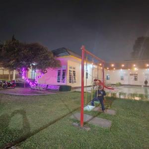 Herní místnost nebo prostor pro děti v ubytování New Haika Villa Puncak + 4 fotografie