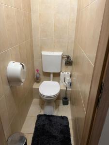 Kúpeľňa v ubytovaní Brookforest Apartman