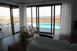 Basen w obiekcie EL TUCAN, Vistas en 3 dormitorios y piscina lub w pobliżu