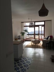 Zdjęcie z galerii obiektu La playita, primera linea de mar w Puerto del Carmen