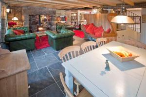 Istumisnurk majutusasutuses Tresillian, Stunning Spacious Cottage By Beach Sea-views Large Gardens