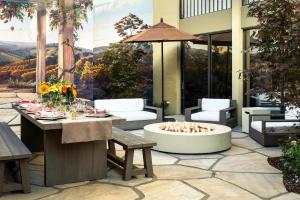 Posezení v ubytování Four Points by Sheraton San Rafael Marin County