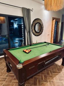 Biliár nebo kulečník v ubytování Villa azure + 37 fotografií