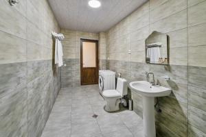 Vannituba majutusasutuses Zedazeni Hotel