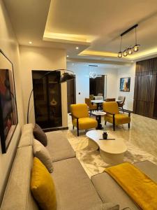 TV a/nebo společenská místnost v ubytování a3 nes luxury apartment