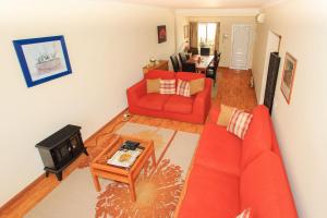 TV a/nebo společenská místnost v ubytování 6a Fabrica velha - Beautiful house plus pool walking