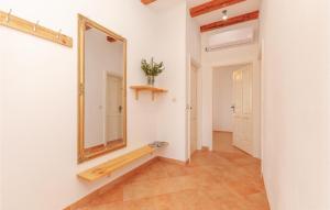 Kúpeľňa v ubytovaní Two-Bedroom Holiday Home In Radonic