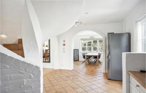 Nhà bếp/bếp nhỏ tại Three-Bedroom Holiday Home In Skagen