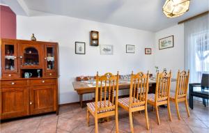 Fotografia z galérie ubytovania Gorgeous Home In Mirkopolje With Wifi v destinácii Trg