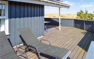 Balkoni atau teres di Holiday Home Sæby With Fireplace 01