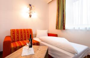 Letto o letti in una camera di Hotel Gasthof Zum Schwanen