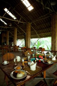 Restaurace v ubytování Costa Aguada Island Resort, Inampulugan Island, Sibunag, Guimaras