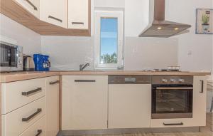 Gallery image of Lovely Home In Bristani Donji With Wifi in Brištane