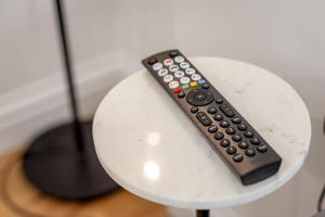 TV a/nebo společenská místnost v ubytování Market Street Apartment - No 12B