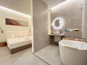 Koupelna v ubytování ONE18 Boutique Hotel