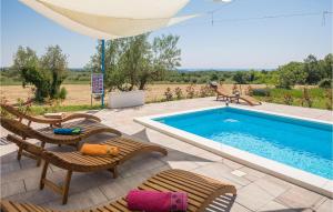 Πισίνα στο ή κοντά στο Three-Bedroom Apartment In Porec