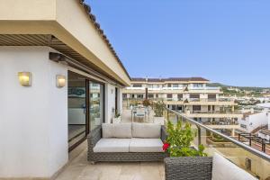 Rõdu või terrass majutusasutuses 2218-Duplex first line beach with sea view
